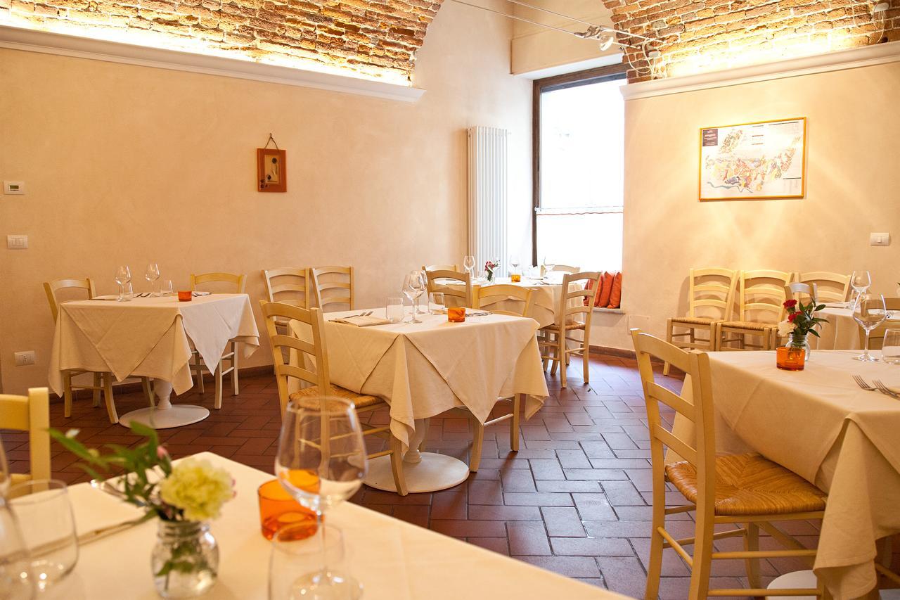Osteria Senza Fretta Rooms for Rent Cuneo Esterno foto